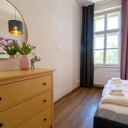 Apartment Ve Smeckach Cr 2 Bedroom Prague