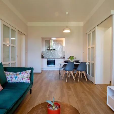 Ve Smeckach Cr 2 Bedroom Apartment