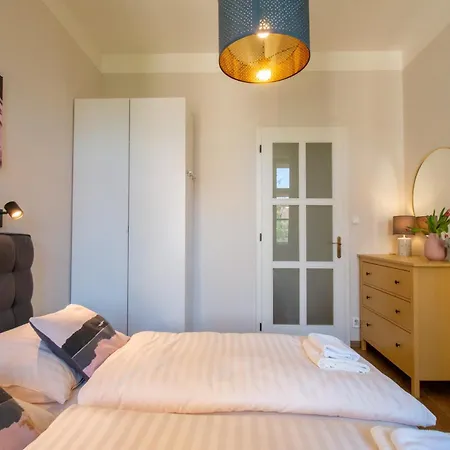 Apartment Ve Smeckach Cr 2 Bedroom Prague