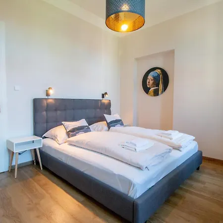 Apartment Ve Smeckach Cr 2 Bedroom Prague